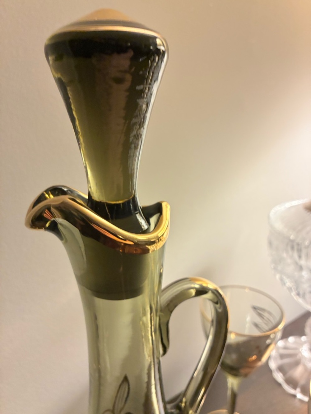 Vintage MCM Romanian Handblown Smoky Glass Decanter with 6 matching stem glasses - Picture 10 of 10